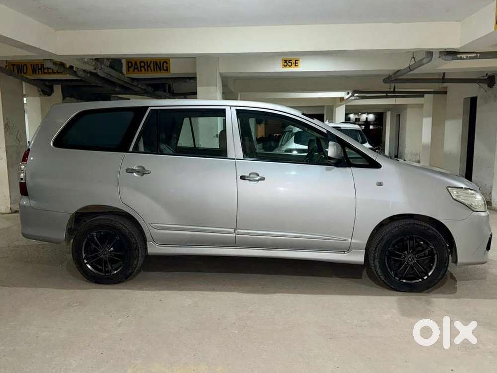 Toyota Innova 2014 Diesel Well Maintained