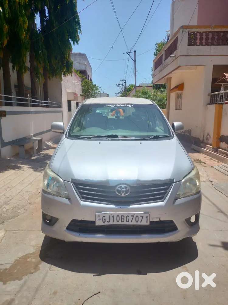 Toyota Innova 2012