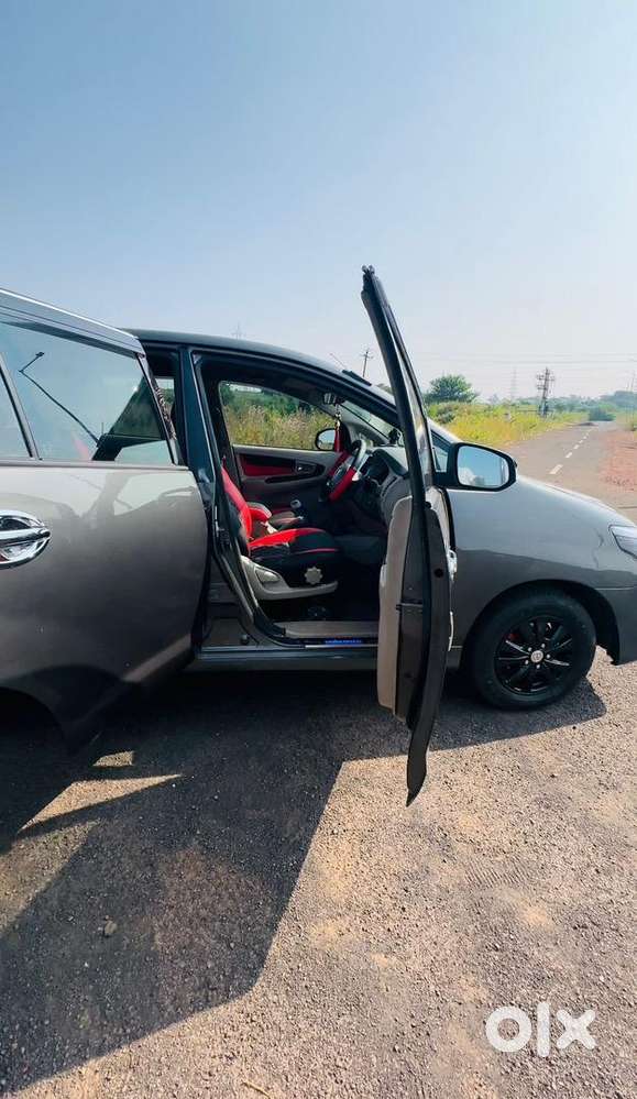 Toyota Innova 2011 Diesel Well Maintained