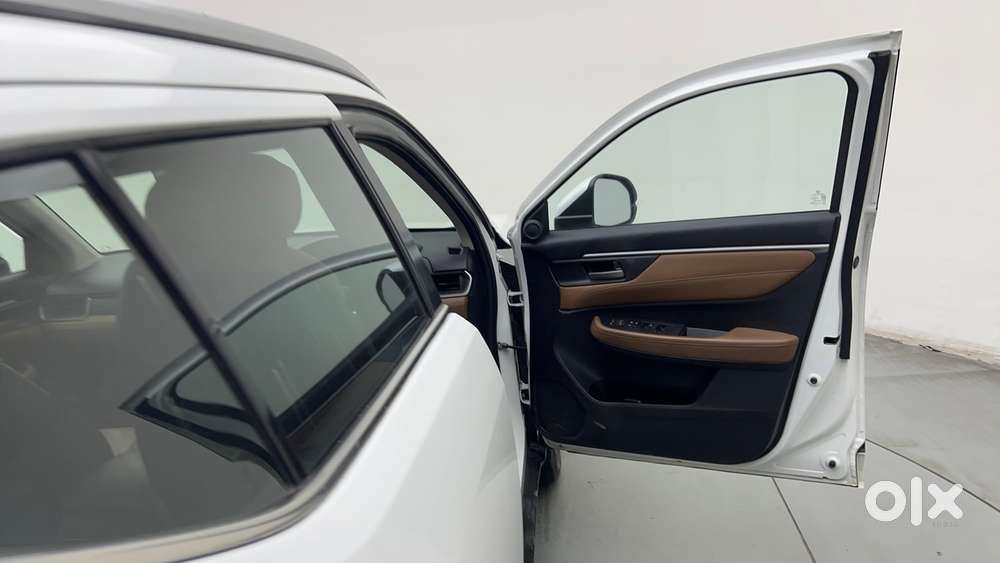Honda Elevate Zx Cvt, 2023, Petrol