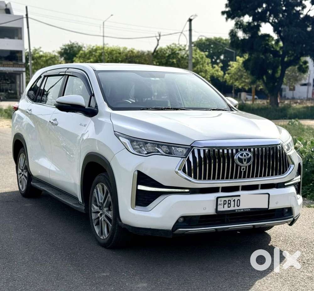 Toyota Innova Hycross 2.0 Zx Hybrid 7 Str, 2023, Petrol