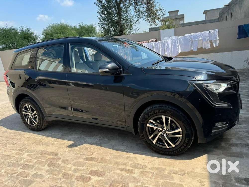 Mahindra Xuv700 2024 Petrol Well Maintained