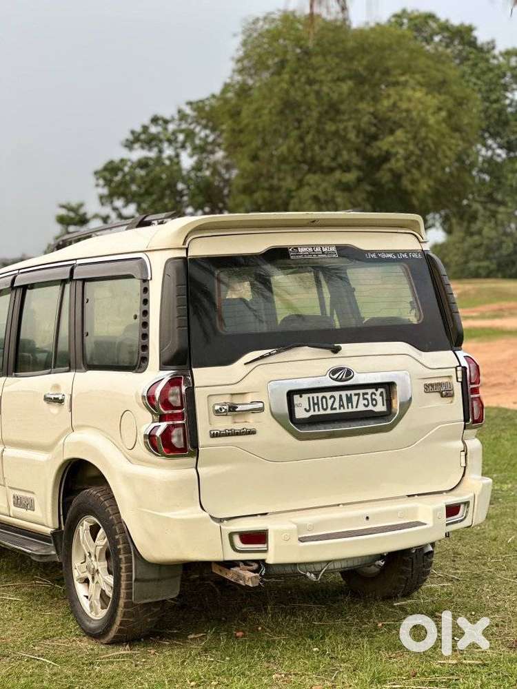 Mahindra Scorpio S10, 2016, Diesel
