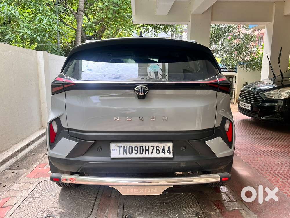 Tata Nexon Pure Petrol Mt (2024) Grey