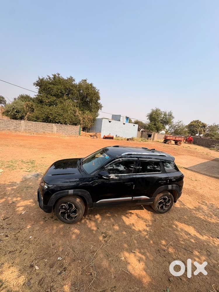 Maruti Brezza Petrol 2025