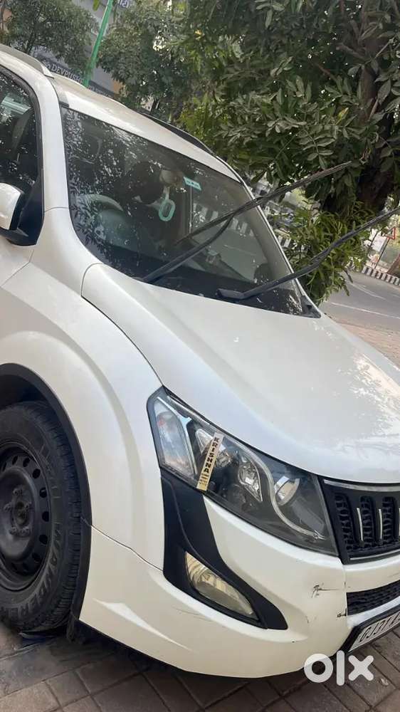 Mahindra Xuv500 2017 Diesel 76500 Km Driven