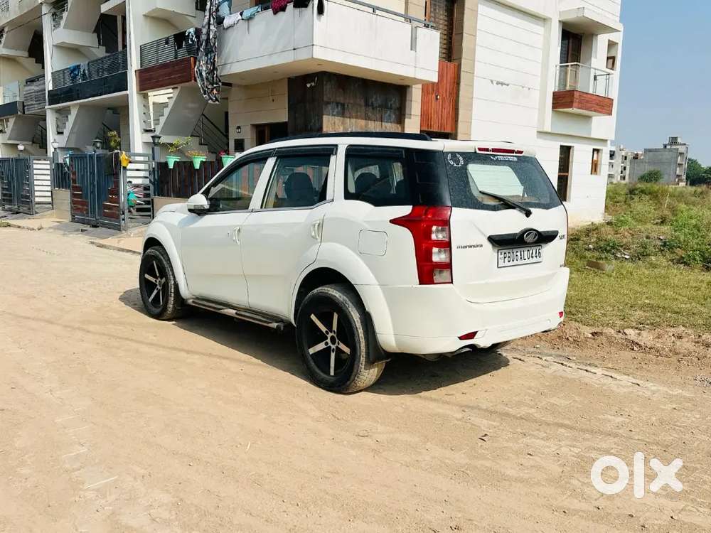 Mahindra Xuv500 2017 Diesel 80000 Km Driven