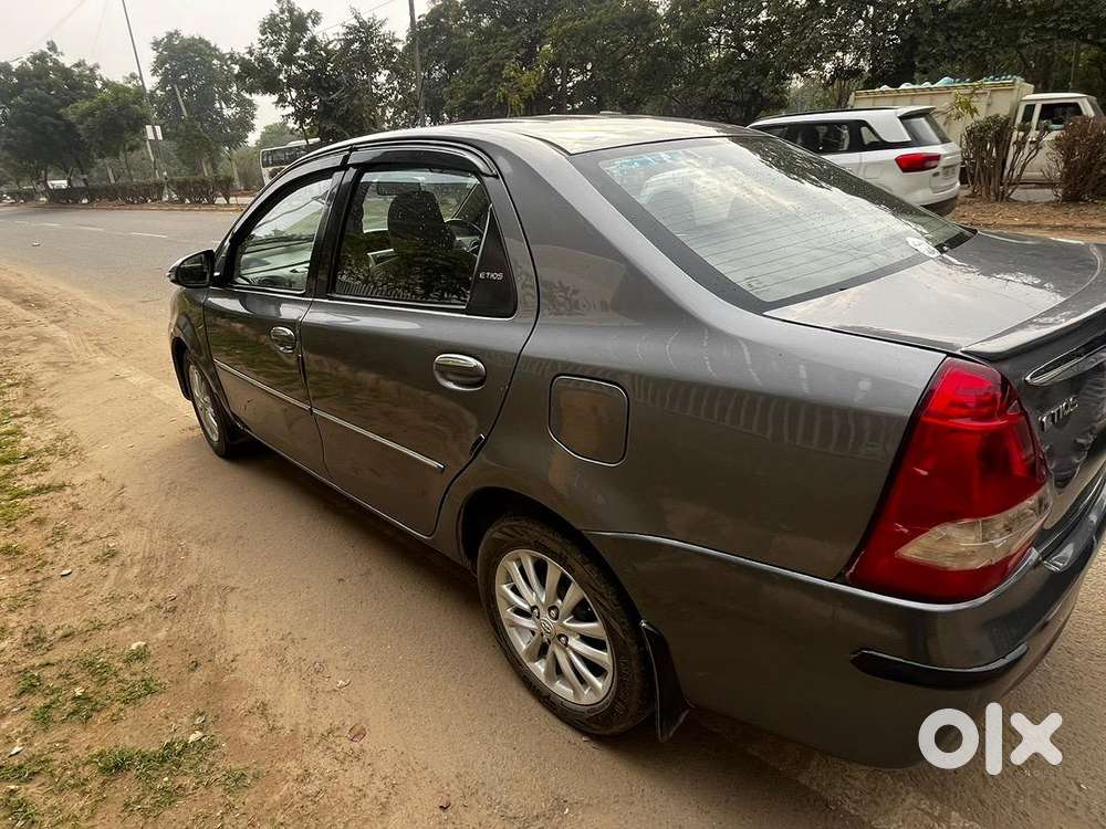 Toyota Petrol Manual 2013 Car