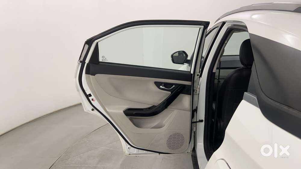 Tata Nexon Xz Plus (hs), 2022, Petrol