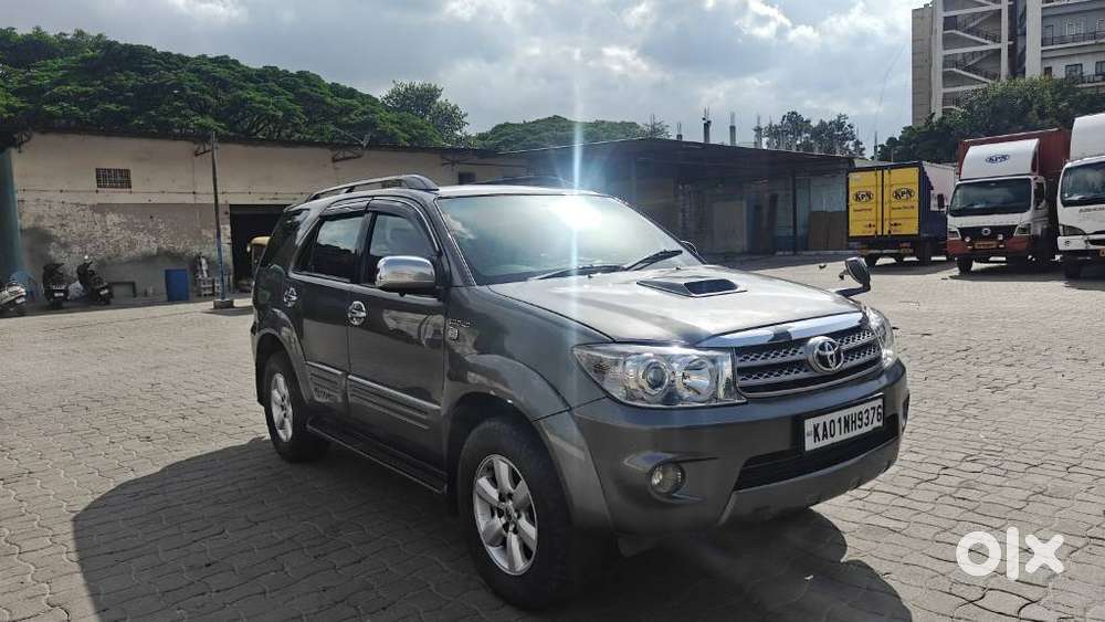 Toyota Fortuner 4x2 Mt 2.8 Diesel, 2011, Diesel