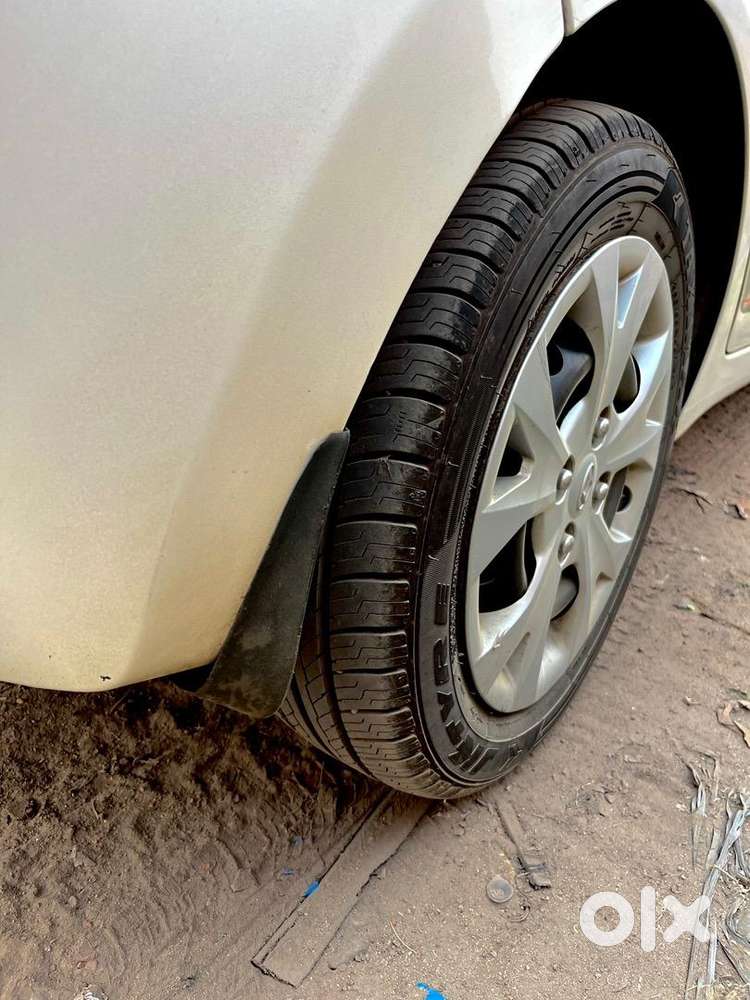 Hyundai Grand I10 1.2 Sportz  2016  42000 Km  First Owner  White