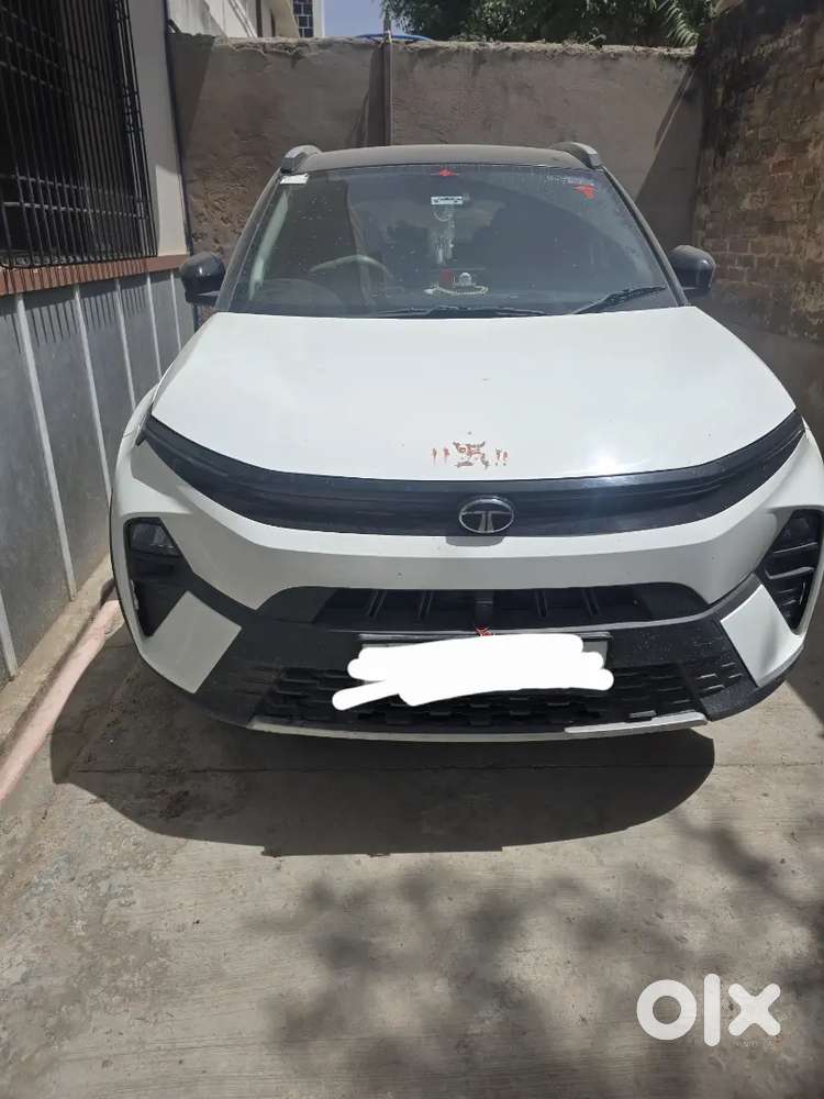 Tata Nexon 2025 Petrol Well Maintained (urgent Sell)