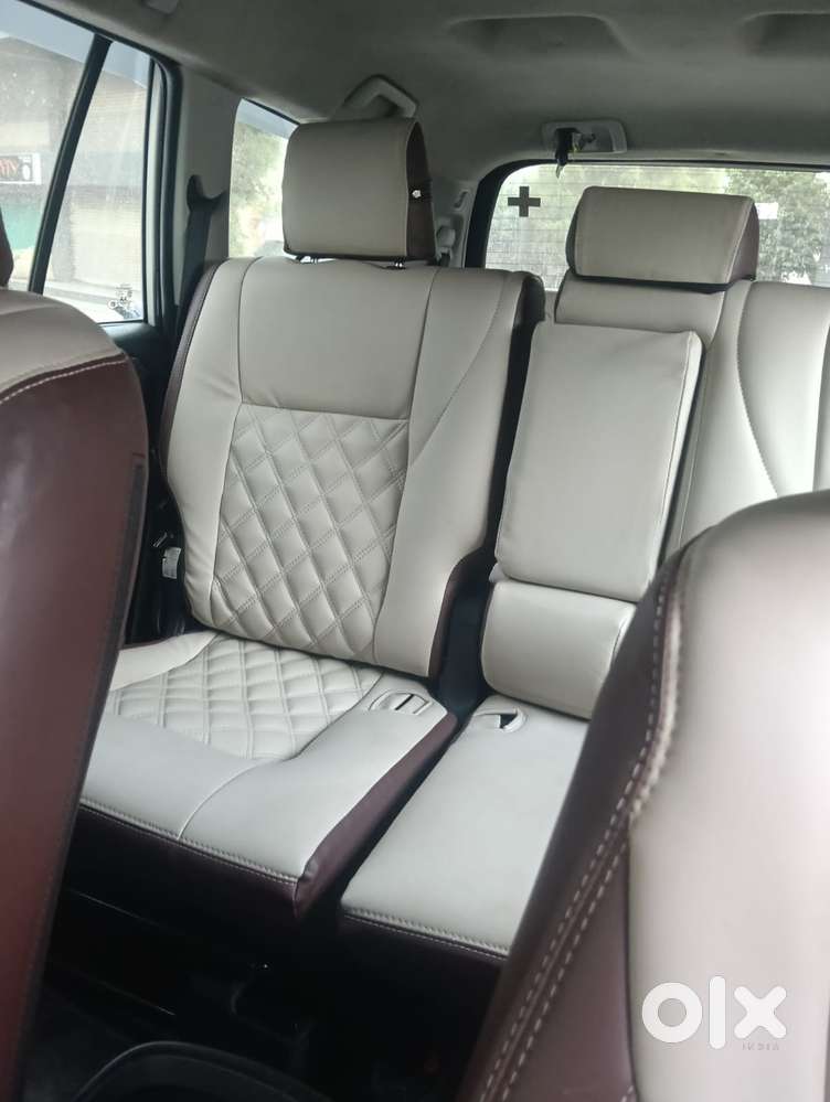 Toyota Innova Crysta 2.4 G Plus Mt 8 Str, 2024, Diesel