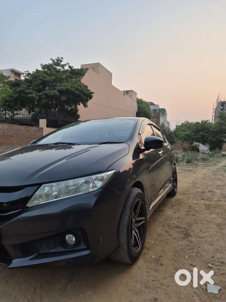 Honda City Vx Cvt Sunroof 
Petrol
Bs4 Norms