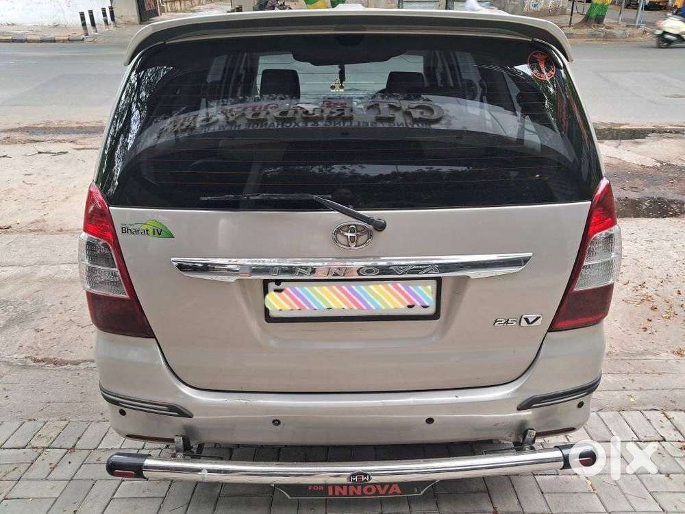 Toyota Innova 2.5 Vx 8 Seater Bs Iv, 2013, Diesel