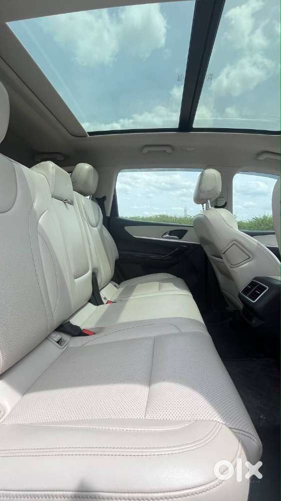 Mahindra Xuv700, 2022, Petrol
