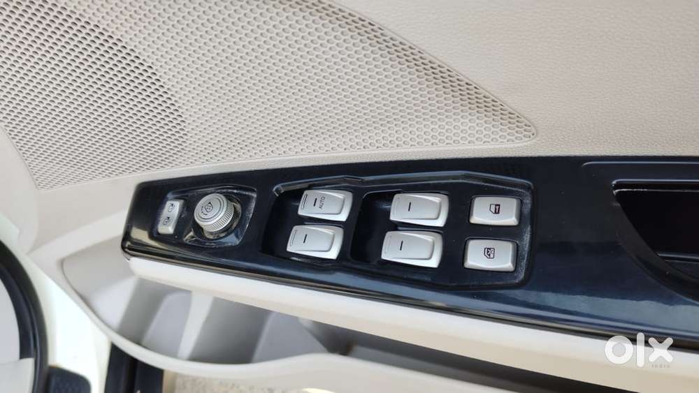 Mahindra Xuv300 W8 Option, 2022