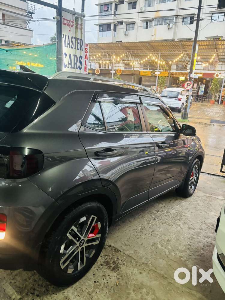 Hyundai Venue Sx(o) Knight Edition Mt, 2022, Diesel