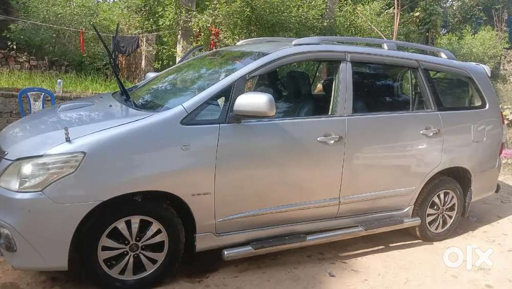 Toyota Innova 2015