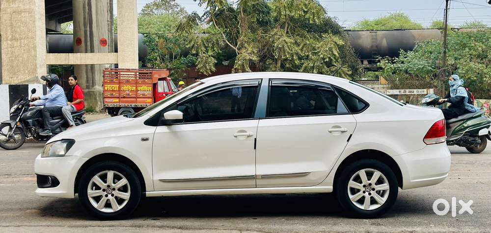 Volkswagen Vento 2010-2013 Petrol Highline, 2011, Petrol