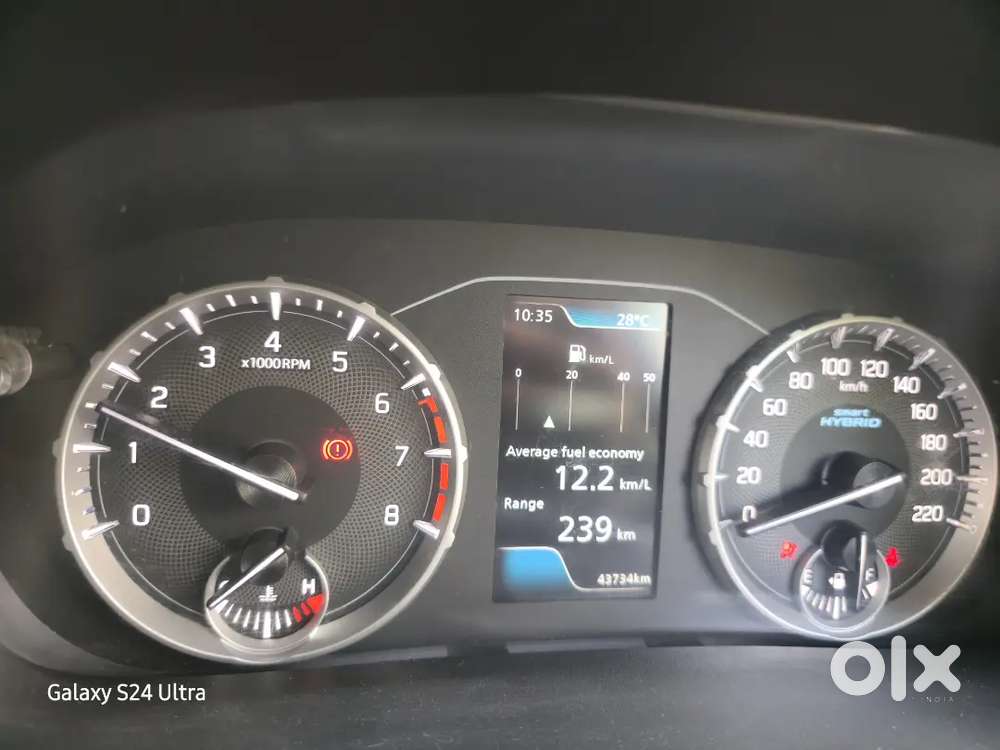Maruti Suzuki Brezza Zxi Plus Dual Tone Petrol Manual  Nov. 2022 Reg.
