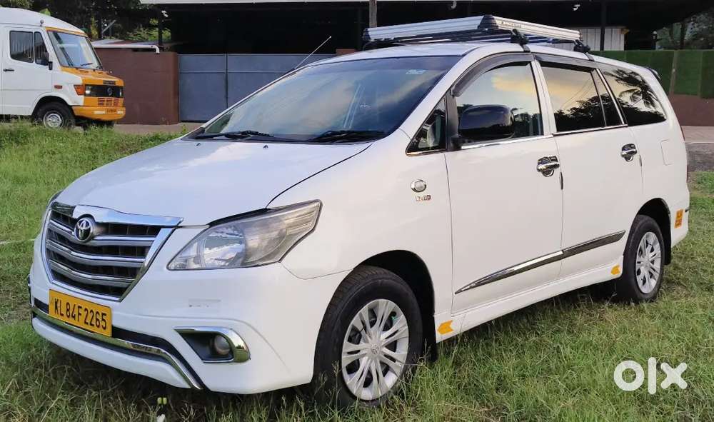 Toyota Innova,2.5,g4,2015,bsiv,7 Seater