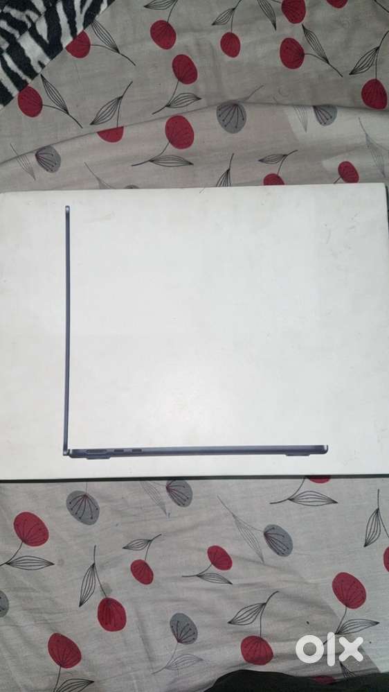 MACBOOK M3 AIR
