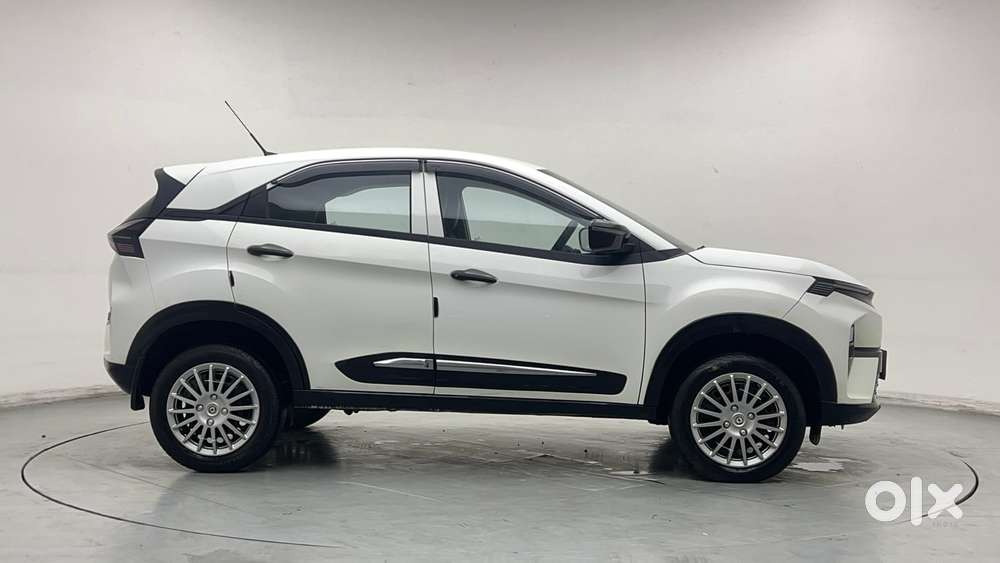 Tata Nexon 1.2 Revotron Xma Amt, 2025, Petrol