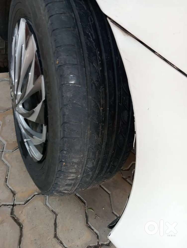 268000 Km रनिग, गाडी कि आयु 10 साल