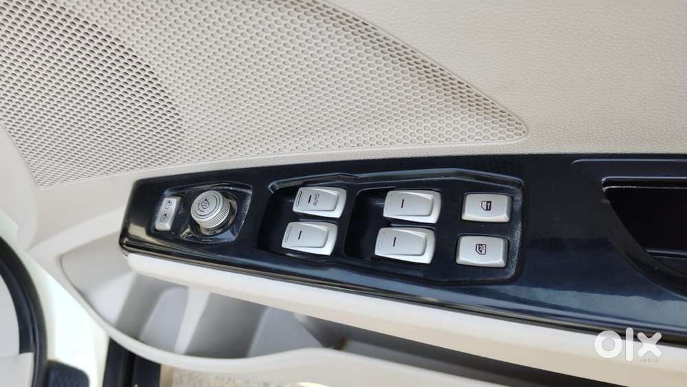 Mahindra Xuv300 W8 Option, 2022, Petrol