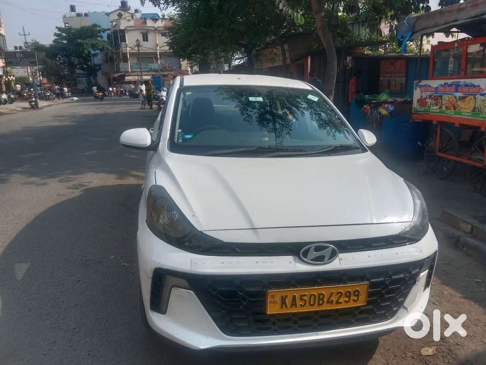 Hyundai Aura Sx (o) Crdi Manual, 2023, Cng & Hybrids