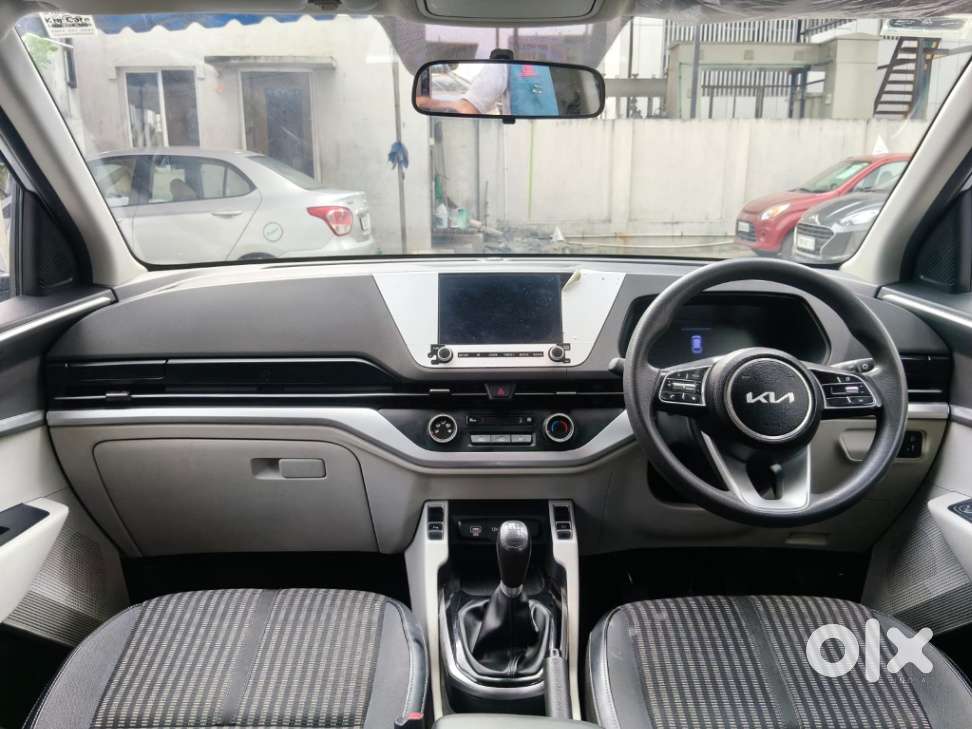 Kia Carens 1.5 Prestige 7 Str, 2023, Petrol