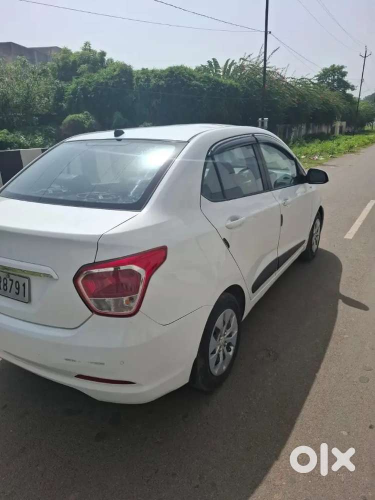 Hyundai Xcent 2016