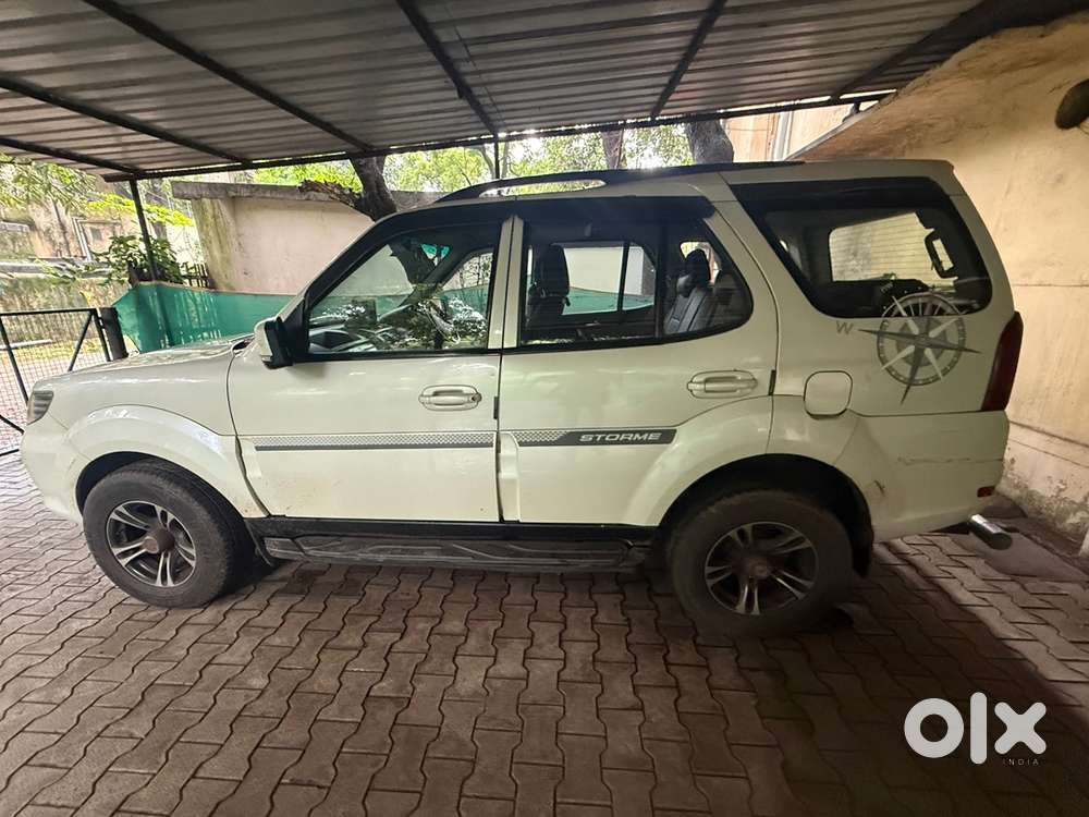 Tata Safari Storme 2014 Diesel Manual Year