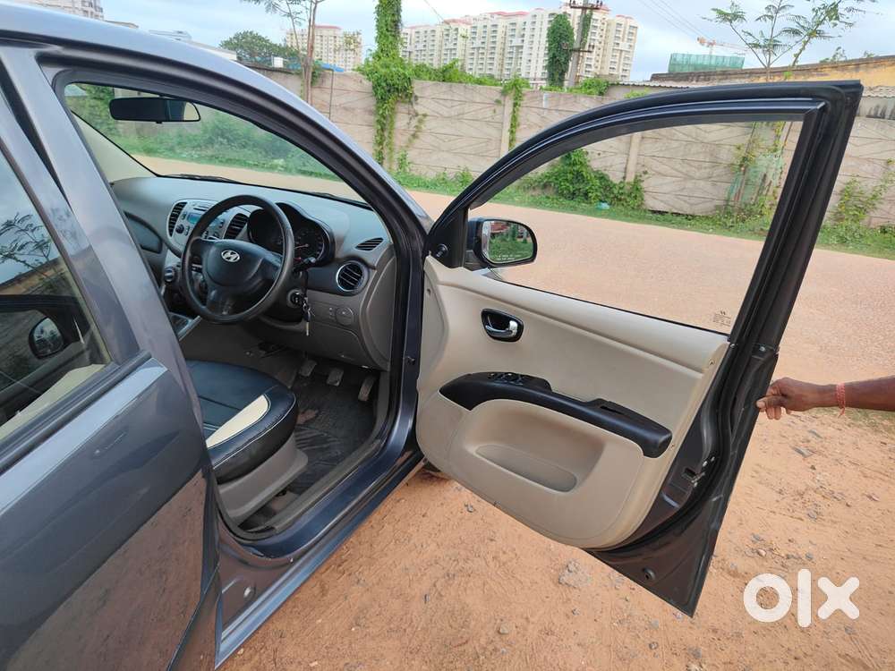 Hyundai I10 Sportz, 2015, Petrol