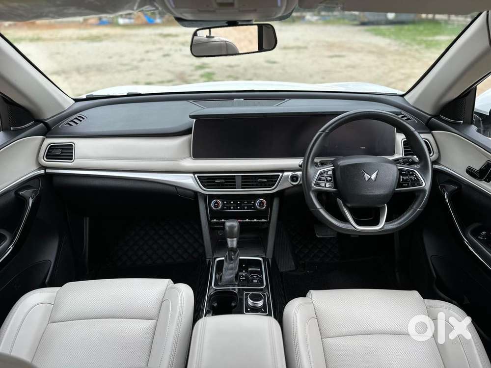 Mahindra Xuv700 2.2 Ax 7 Diesel At Luxury Pack Str, 2024, Diesel