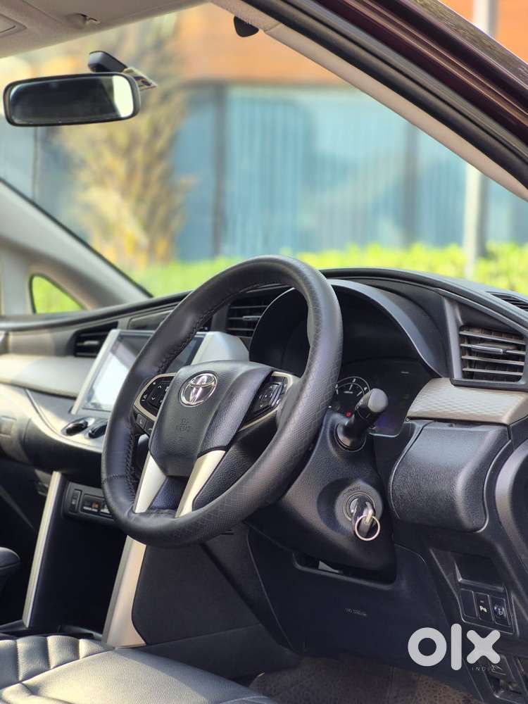 Toyota Innova Crysta 2.8 Gx At 8 Seater, 2017, Diesel