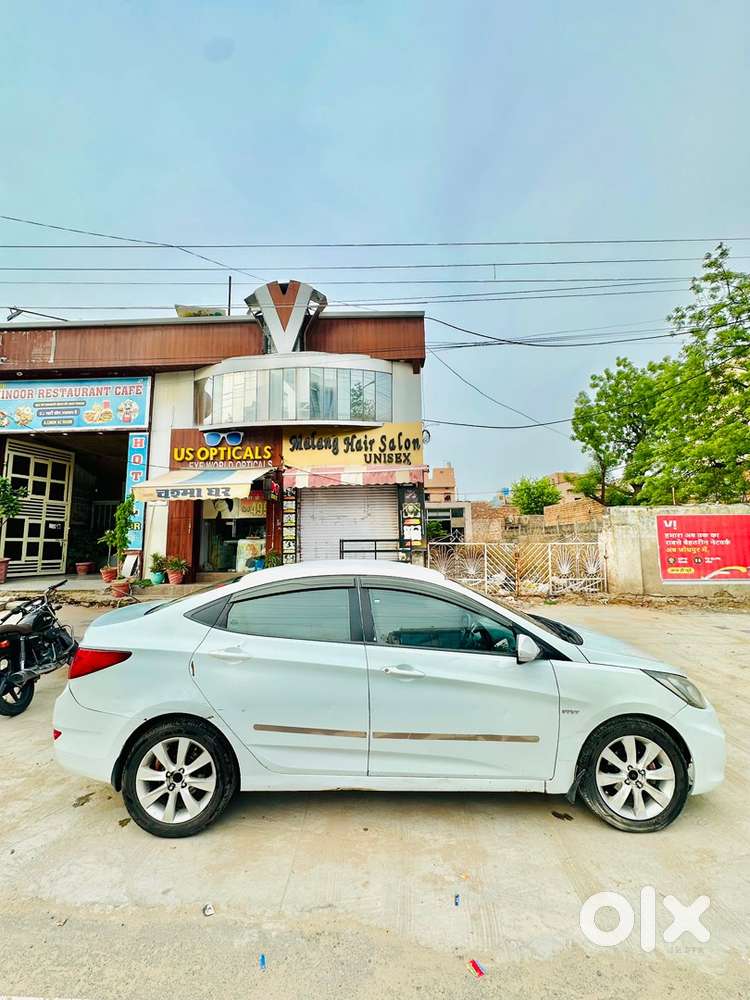 Hyundai Verna 2012