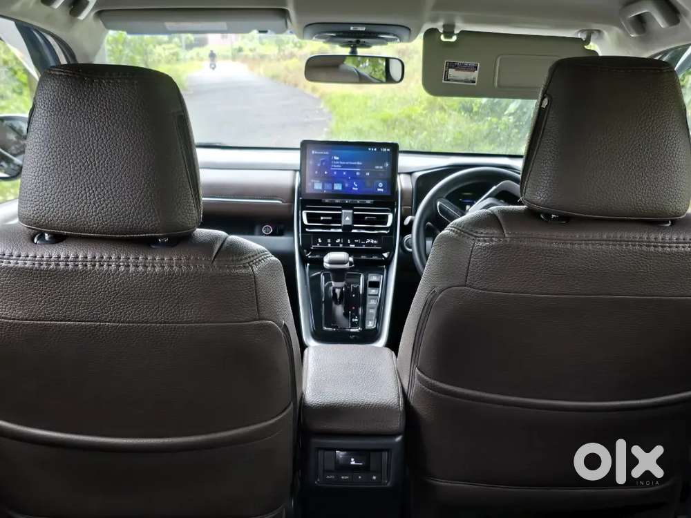Toyota Innova Hycross 2025 Petrol 15000 Km Driven