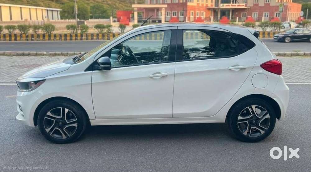 Tata Tiago 1.05 Revotorq Xz Plus Dualtone, 2022, Petrol