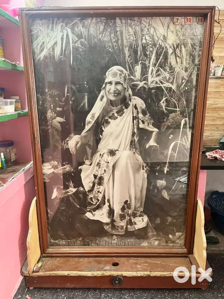 ஸ்ரீ அரவிந்தர் ஆசிரம அன்னை மீரா அவர்களின் பழமையான புகைப்பட ஃபிரேம்