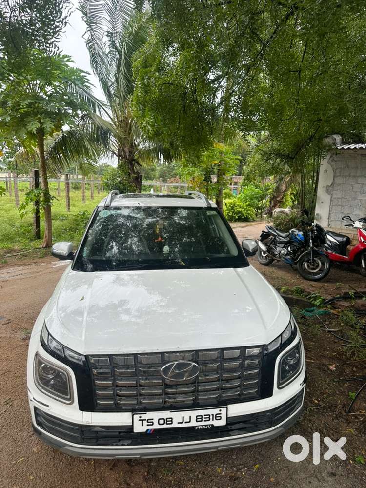Hyundai Venue 2022 Diesel 35000 Km Driven
