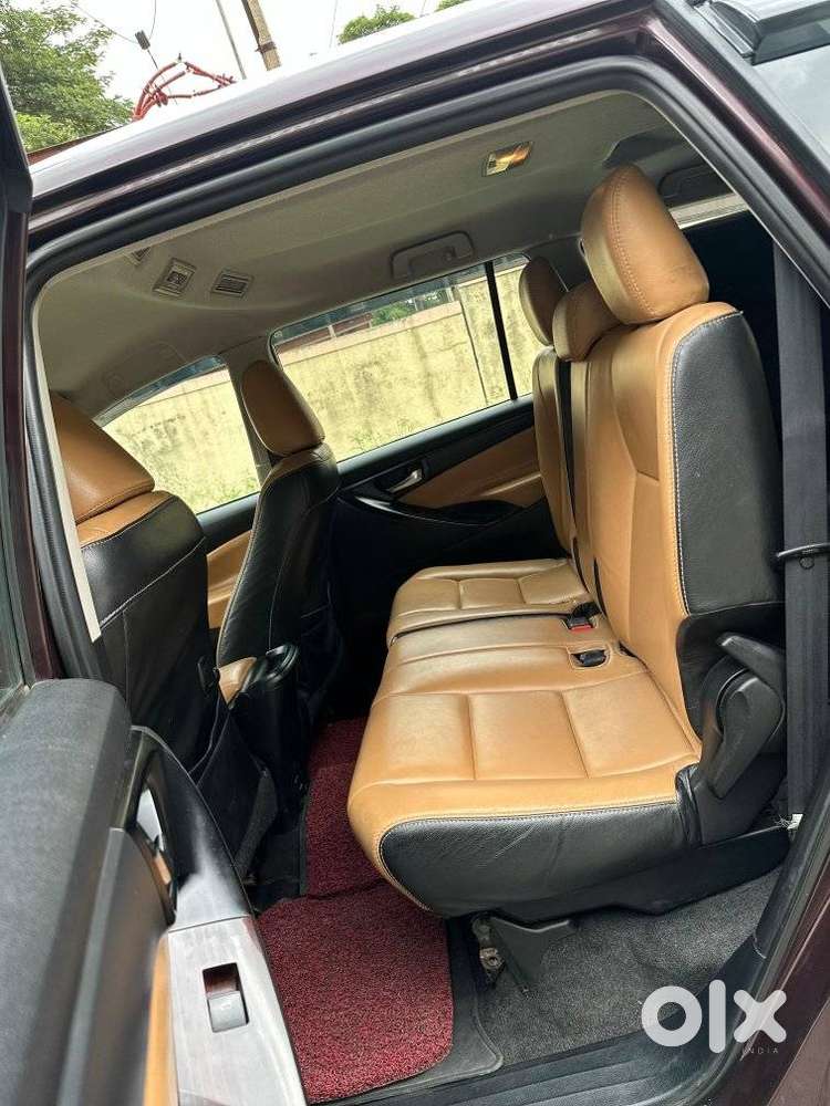 Toyota Innova Crysta 2.8 Gx At, 2016