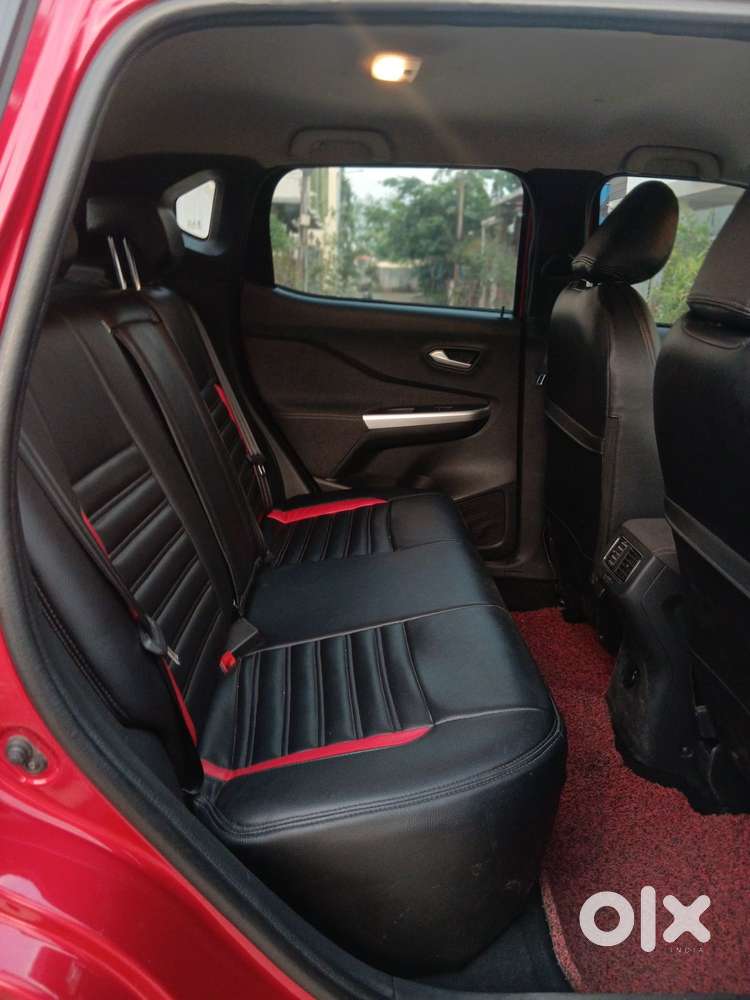 Nissan Magnite 1.0 Xv Premium, 2022, Petrol