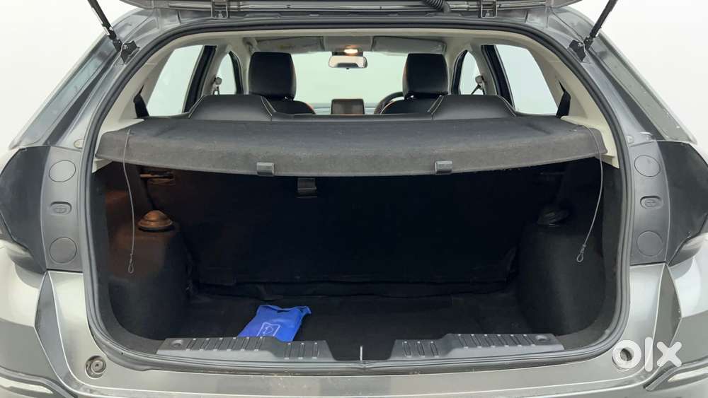 Tata Altroz 1.2 Xt, 2022, Petrol