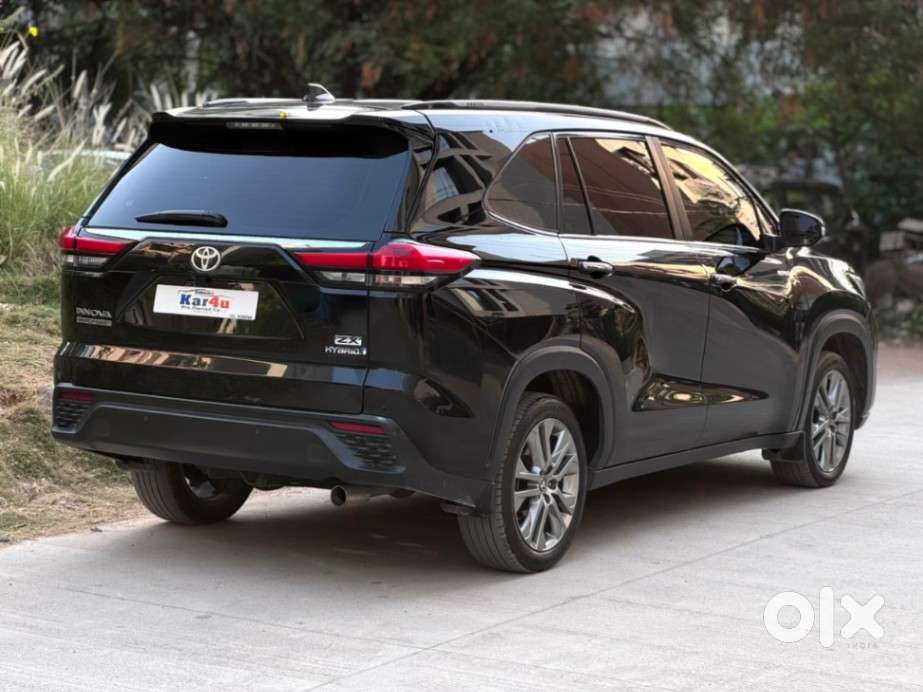 Toyota Innova Hycross 2.0 Zx Hybrid 7 Str, 2025, Petrol