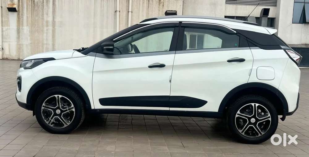 Tata Nexon 1.2 Revotron Xma Amt (s), 2021, Petrol