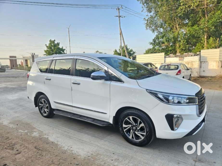Toyota Innova Crysta [2020-ongoing] 2.4 Gx 8 Str, 2022, Diesel