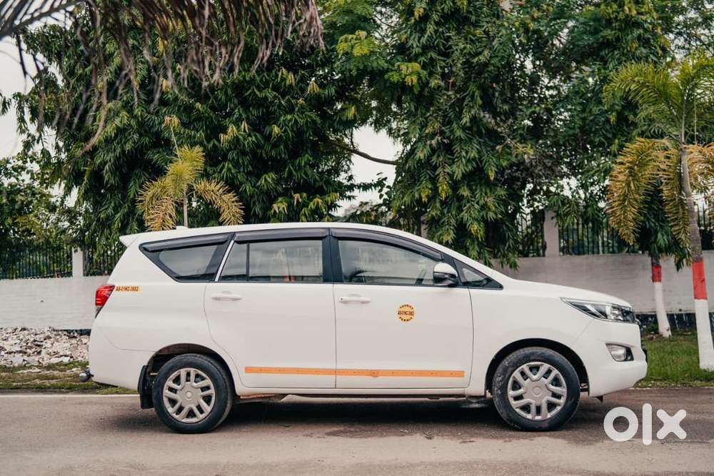 Toyota Innova Crysta Commercial 2018 Diesel Well Maintained