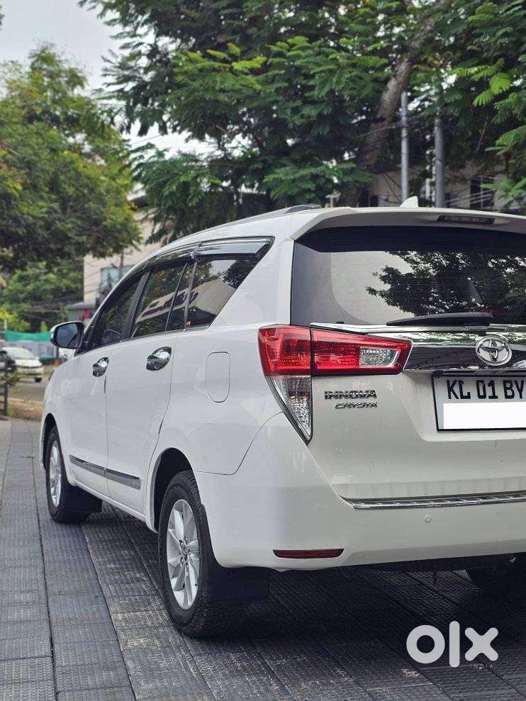 Toyota Innova Crysta 2.8 Gx Automatic 8 Str, 2016, Diesel